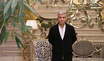 إقامة السيد آريا عظيمي نجاد في فندق الماس 2